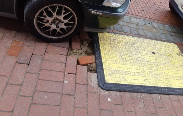 Glasfaserausbau Bürgersteig