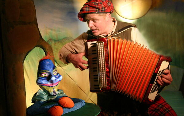 Das Theater Töfte aus Halle/Westfalen spielt „Froschkapelle in letzter Minute“