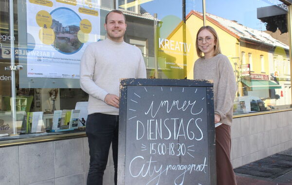 Citymanager Alexander Dalhoff und Jenny Hering-Terstegge vom Stadtentwicklungsamt