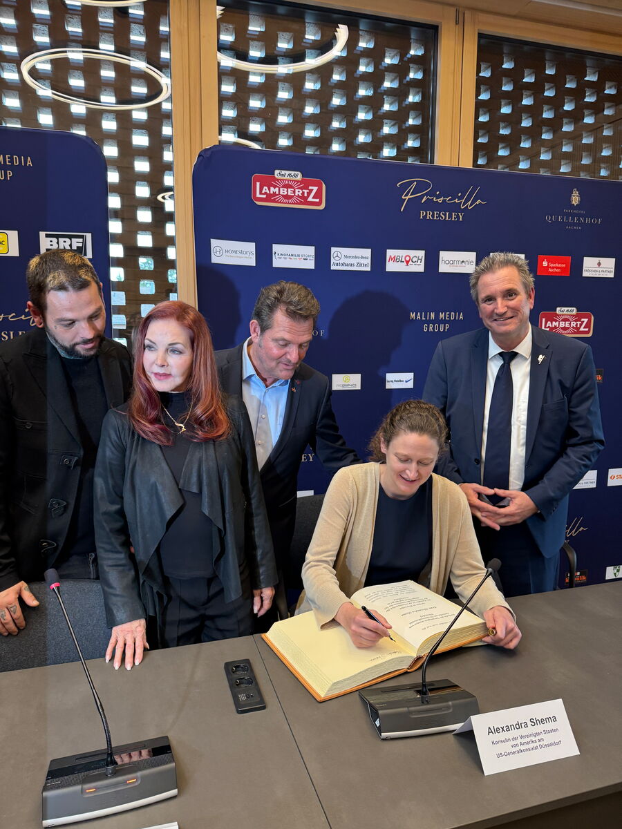 Pressekonferenz anlässlich Priscilla Presleys Besuch in Baesweiler