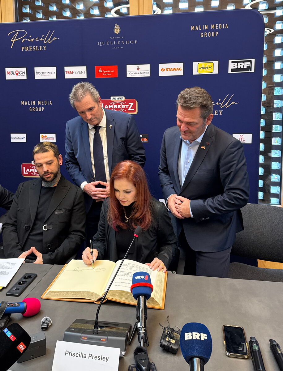 Pressekonferenz anlässlich Priscilla Presleys Besuch in Baesweiler